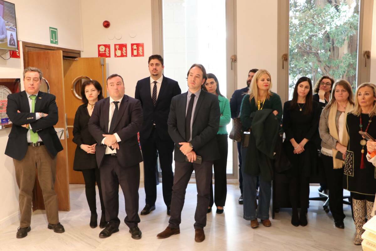 El grupo parlamentario de Vox, con su portavoz, José María Llanos,a la izquierda. Foto: VOX