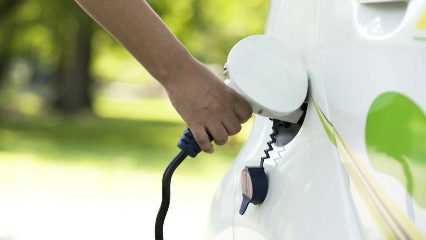 Ivace+i requests an increase of 18.4 million to increase assistance to electric vehicles and charging stations